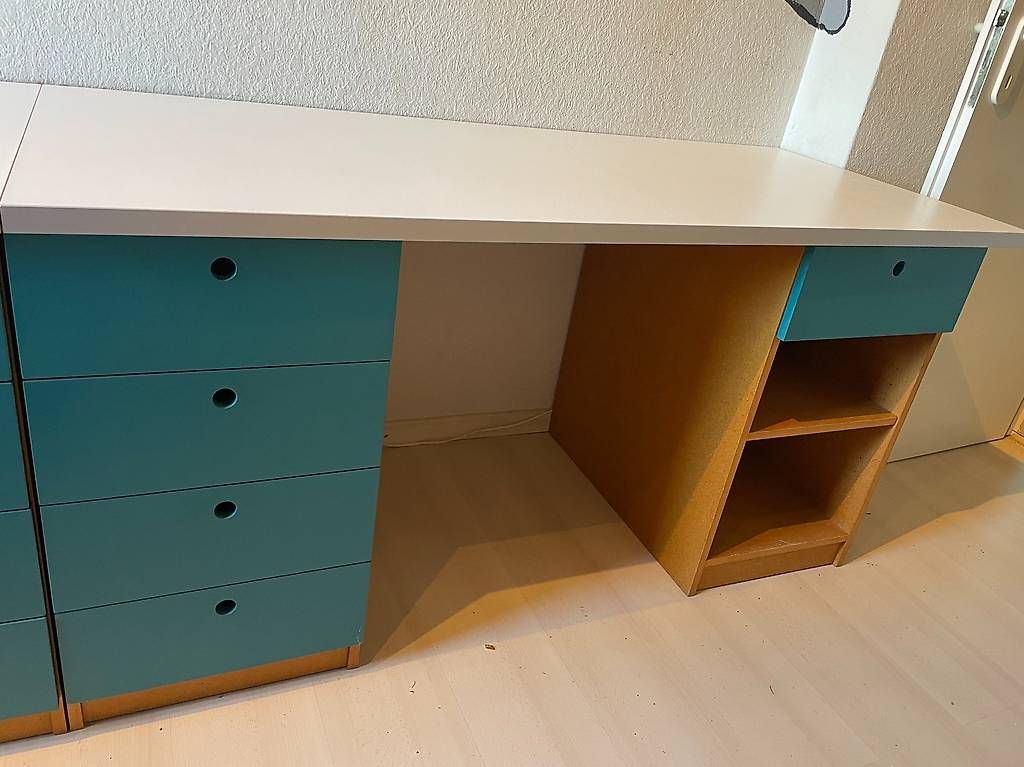Bureaux: Bürotisch mit 4 Korpussen – D'occasion à Ostermundigen par NicoleHornwall 1