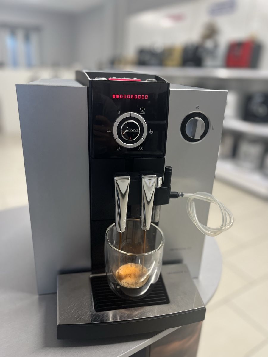 Jura Macchine per caffè & Macchine per espresso: JURA F7 – Usato da Gränichen venduto da Luma.KaffeeMaschinen