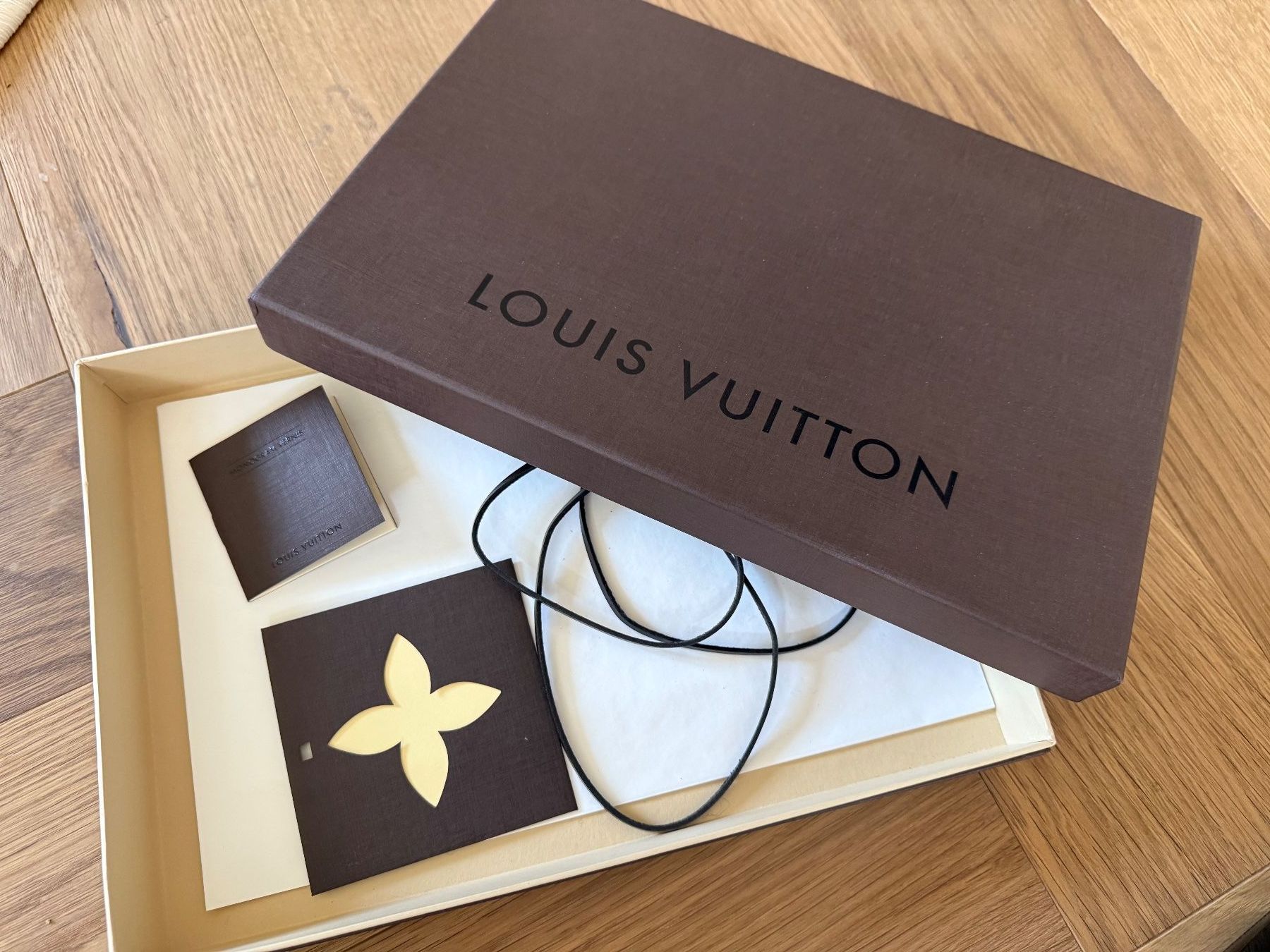 Louis Vuitton Borse da donna: Louis Vuitton Handtasche, Top Zustand! – Nuovo (secondo la descrizione) da Horgen venduto da tsp_qr5b 2