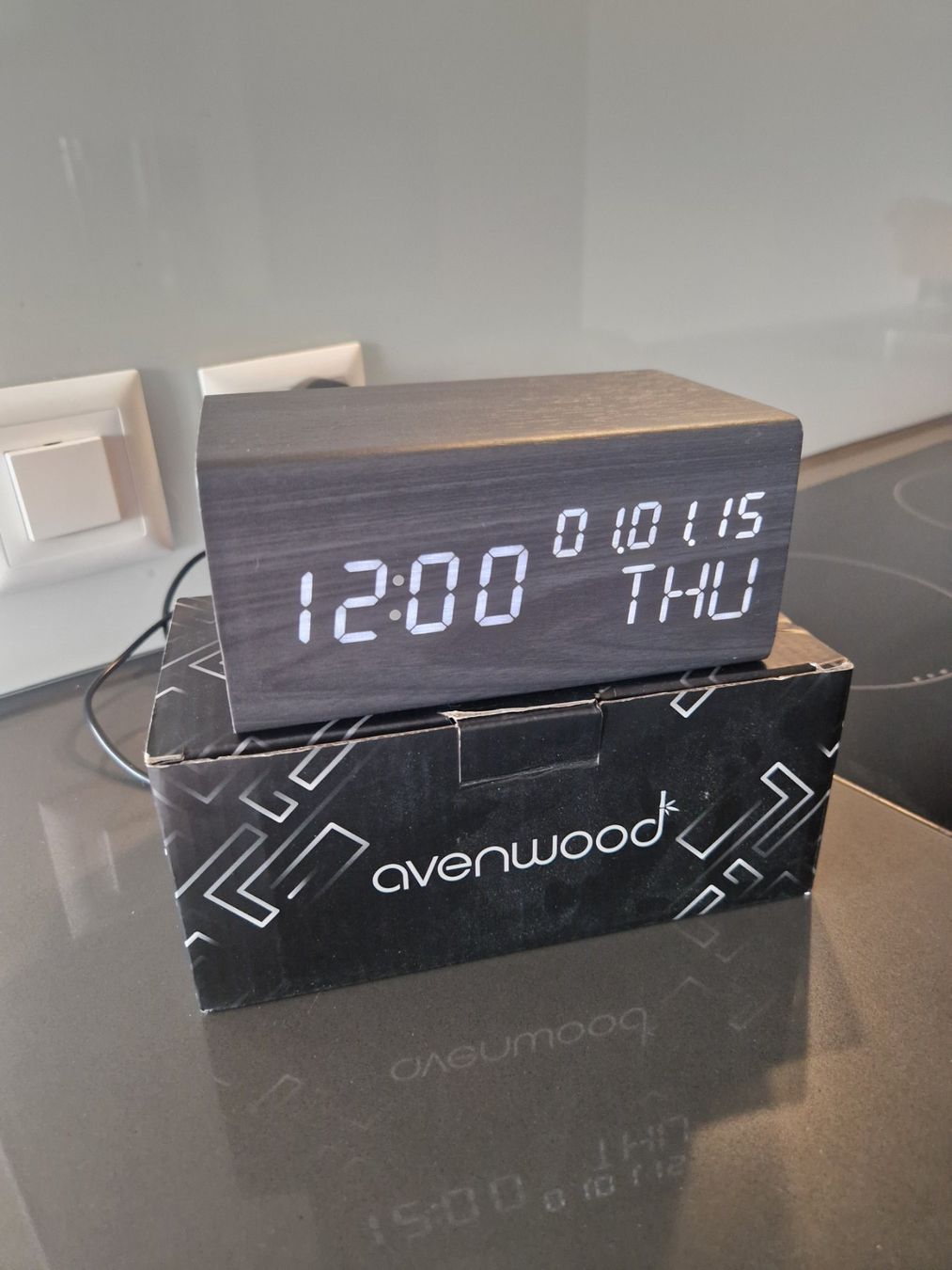Avenwood Sveglie: Designerwecker in Holzoptik – Nuovo (secondo la descrizione) da Bülach venduto da luk_k8dj