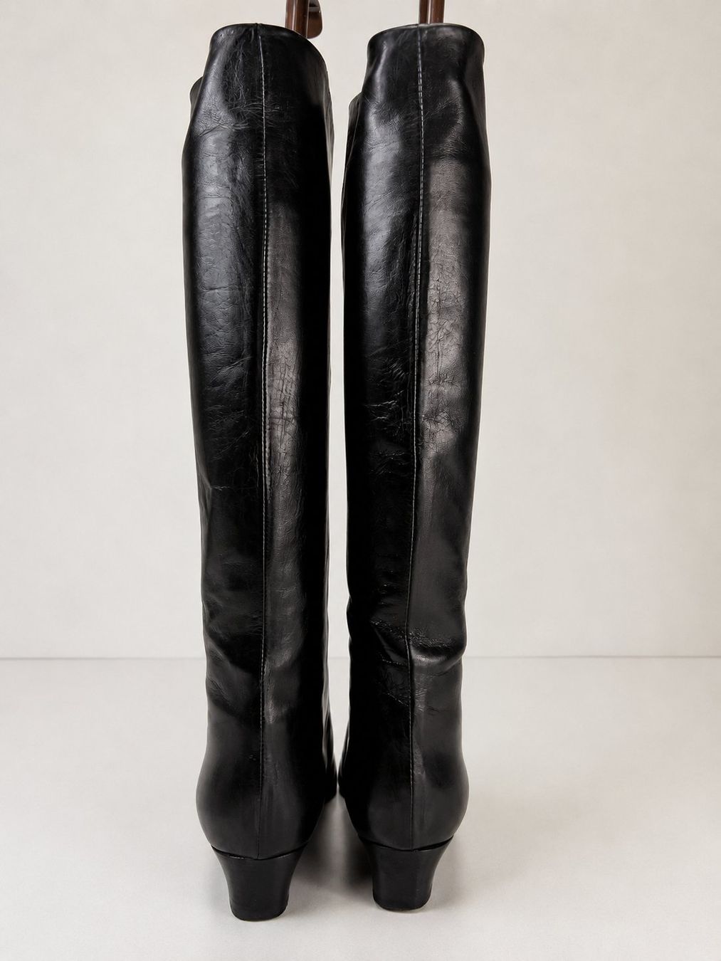 Bally Scarpe da donna: BALLY Langschaftstiefel Nero aus Nappaleder - Gr. 36 – Usato da Zürich venduto da Arche_Brockenhaus 1