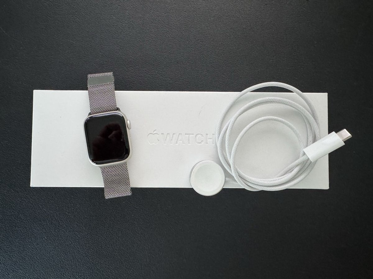 Apple Smartwatch: Apple Watch Series 9, 41mm Starlight – Usato da Dübendorf venduto da Tuly96 1