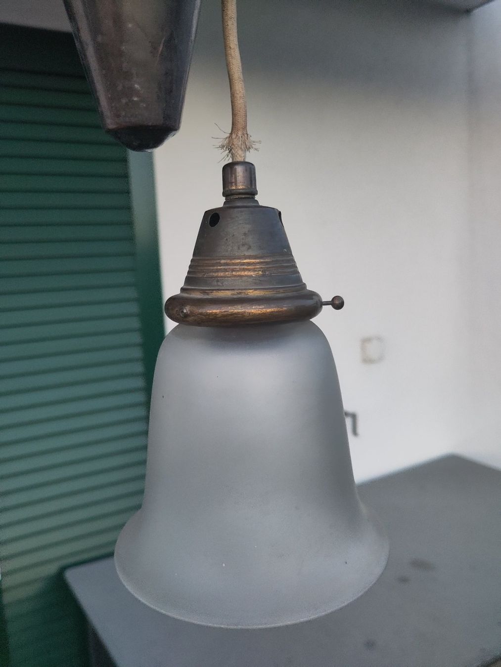 Lampade: Antike höhenverstellbare Lampe mit Gegengewicht – Usato da Oberbüren venduto da EBMA01 3