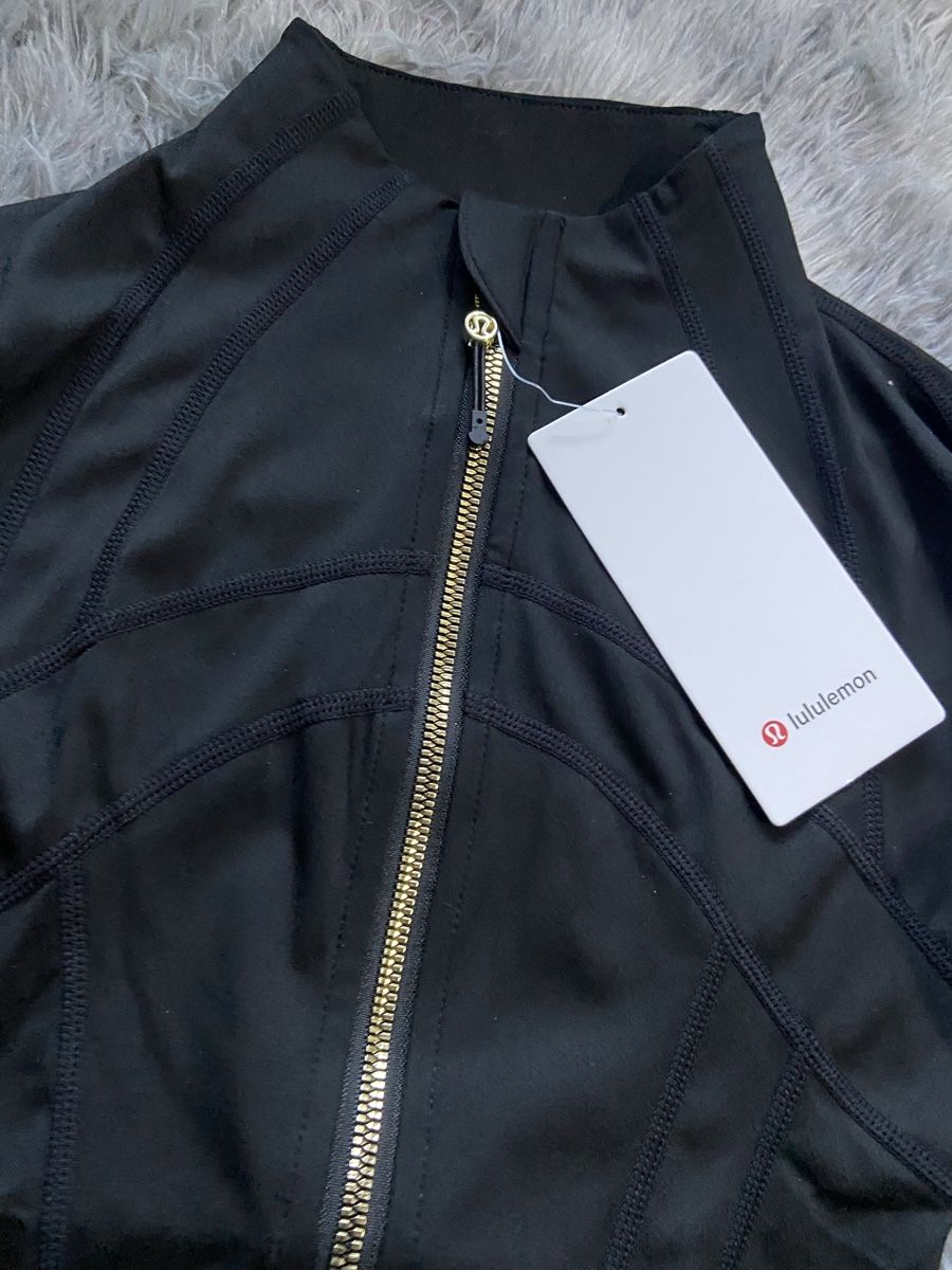 Lululemon Kleiderpakete: Lululemon Gym Set – Neu (gemäss Beschreibung) aus Embrach von NovasOutlet 2
