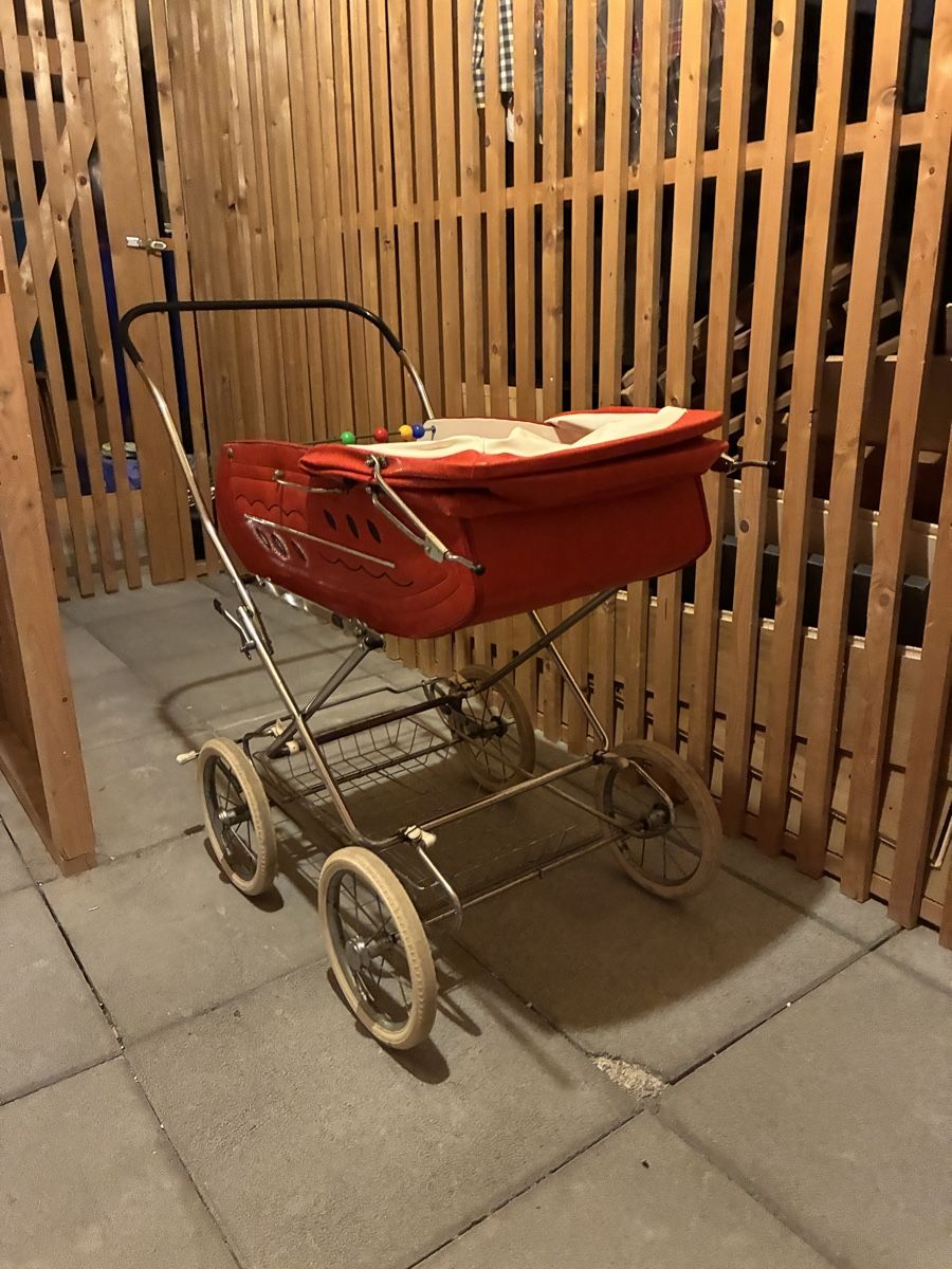 Carrozzine: Kinderwagen Rot Vintage  – Usato da Russikon venduto da Sirin93 2