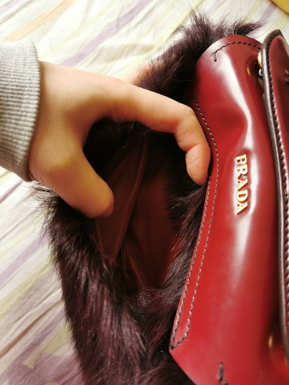 Prada Borse da donna: Prada Runway Limited Edition Fox Fur Leather Handbag – Nuovo (secondo la descrizione) da Spreitenbach venduto da Catticoooorn 4