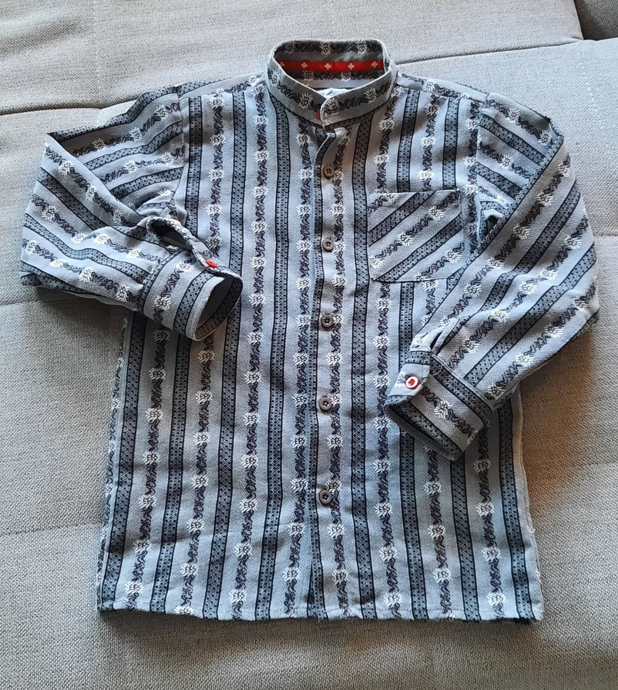 Hemden, T-Shirts & Polos: Edelweisshemd von Kowi – Gebraucht aus Grünen von Sostepfi