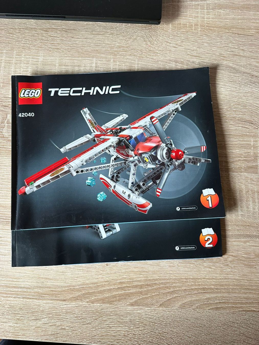Lego Kit di costruzioni: Lego Technic Avion de Pompier 42040 Plans avec – Usato da Vétroz venduto da enz_gr95 4