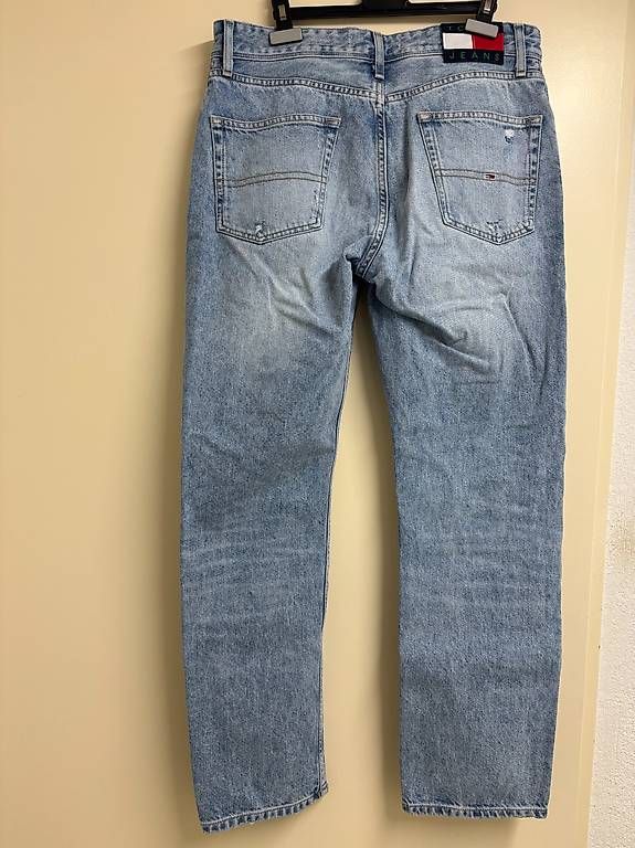 Tommy Hilfiger Jeans: Tommy Jeans Gr.30/30 Hellblau (R) – Usato da Wallisellen venduto da ASZT 3