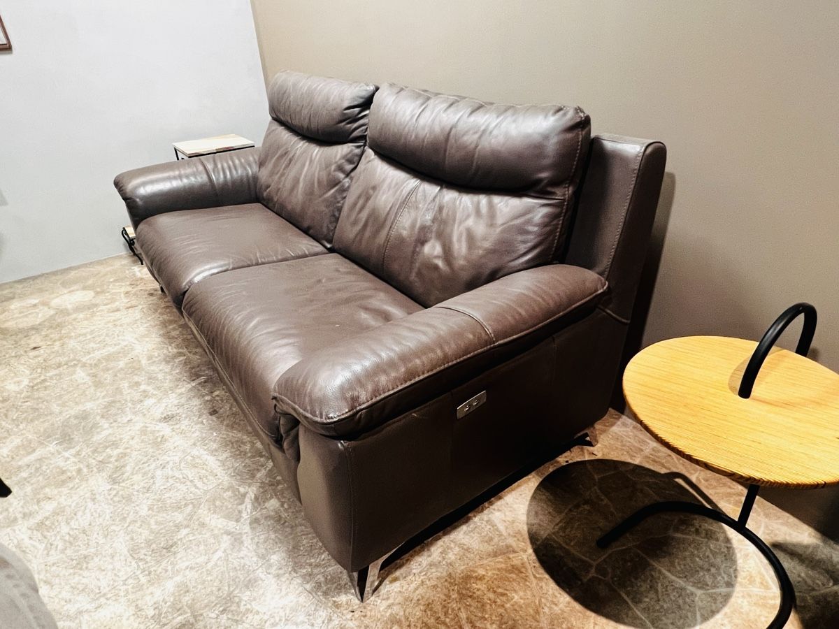 Divani: Canapé en cuir brun – Usato da Perly venduto da art_hj7j 3