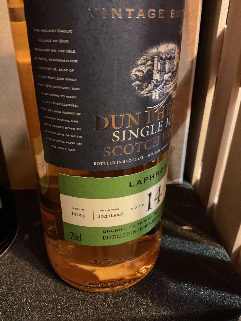 Laphroaig Bevande alcoliche: Laphroaig (2003 Dun Bhegan) ab 1.- – Nuovo e nell'imballaggio originale da Mülchi venduto da Lafite70 3