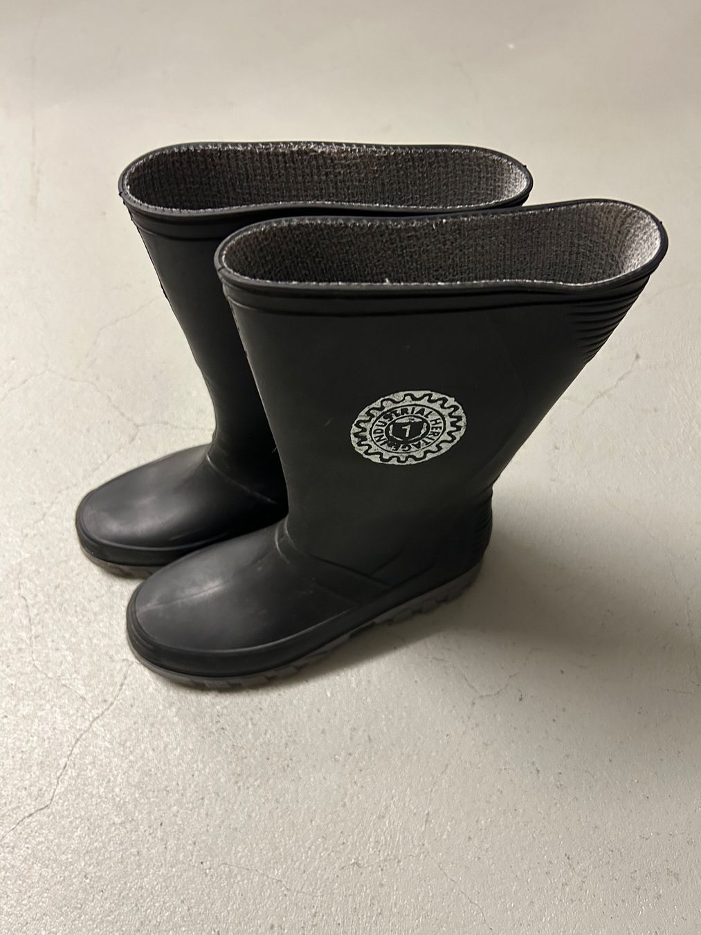 Chaussures hommes: Gummistiefel Gr. 35 – D'occasion à Lütisburg par Gizmo02