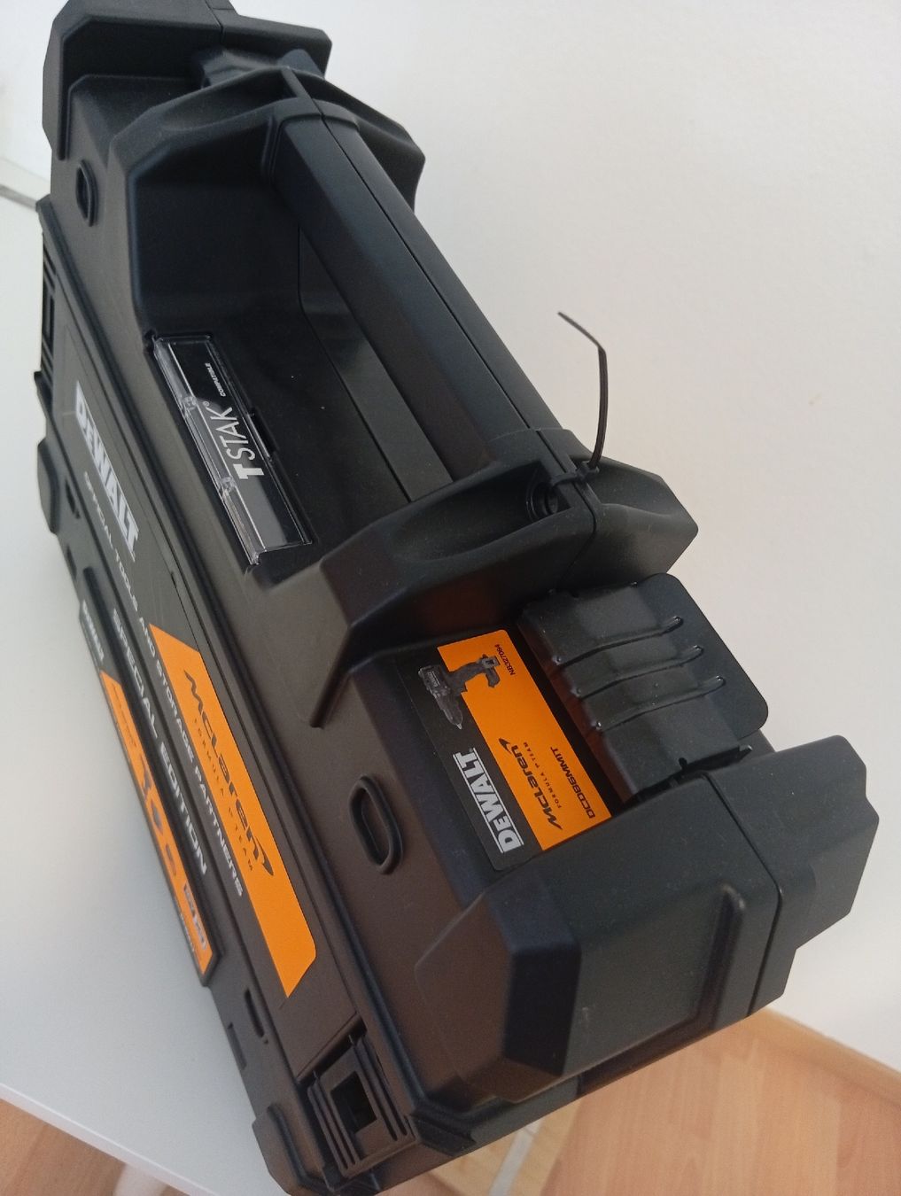 Dewalt Alle Werkzeuge: DEWALT McLaren Special Edition Tool Case new – Neu und originalverpackt aus wattwil von pel_qh26 1
