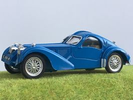 Bugatti 57SC Atlantic, Modellauto, blau, Brumm 1:43