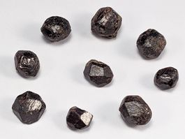 Granat Rohkristalle 9 bis 13mm, 9Stk. 15 Gramm