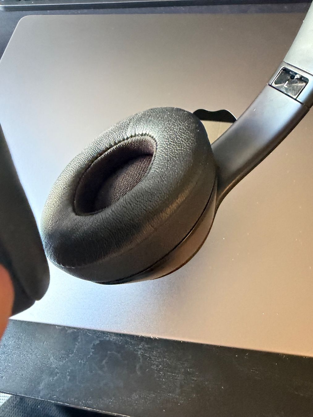 Beats Kopfhörer: Beats Solo3 Wireless Kopfhörer inkl. Case – Neu (gemäss Beschreibung) aus Zürich von Fuentes 6