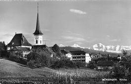 Münsingen BE Kirche mit Berner Alpen Panorama