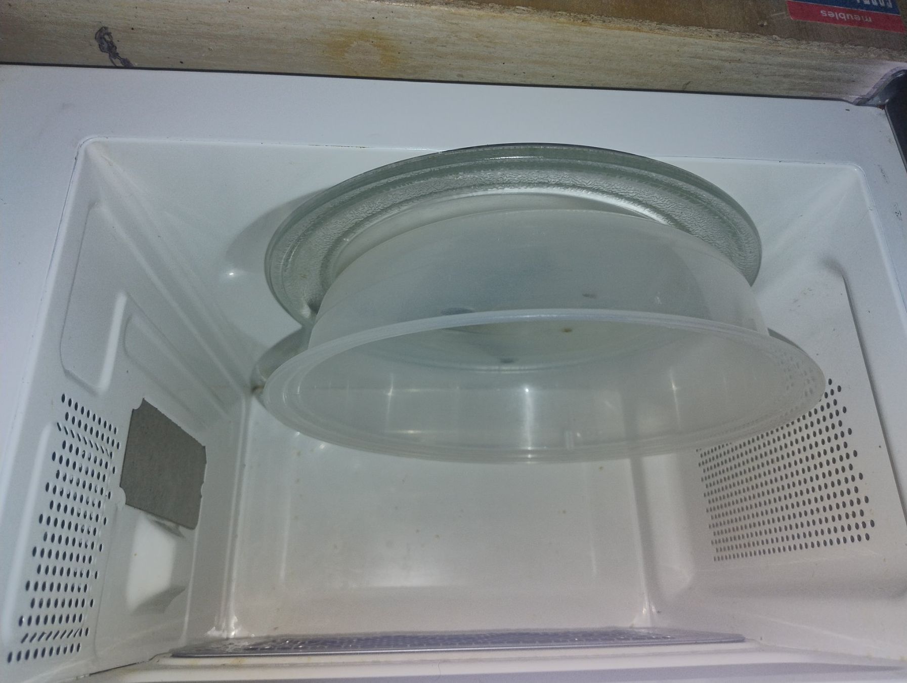Appareils de cuisine: Micro-ondes SilverCrest à vendre – D'occasion à Sion par San_q782y 2