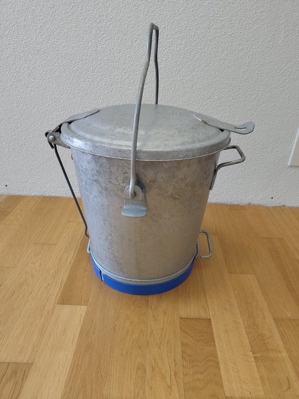 Ochsner Poubelles: Ochsner Kübel – D'occasion à Büttikon AG par fire2000 1