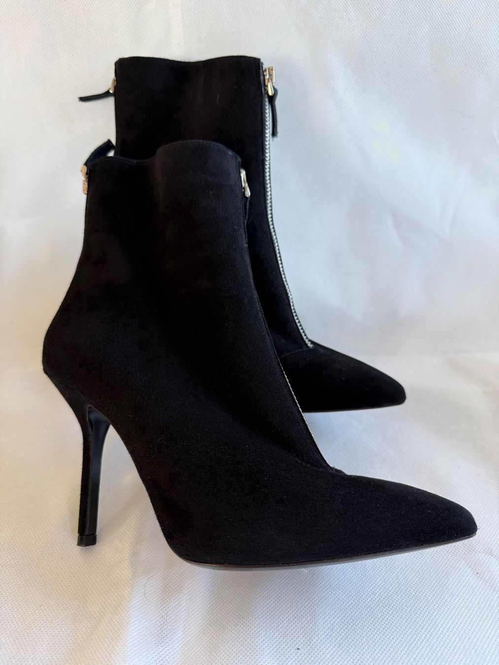 Scarpe da donna: Bottines en daim noir avec deux fermetures éclairs – Usato da Vernier venduto da ley_yqh9 1