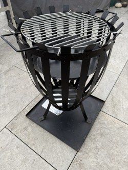Cheminée d'extérieur: Feuerschale mit Grillrost schwarz – Neuf (Voir description) à Therwil par Waikiki70