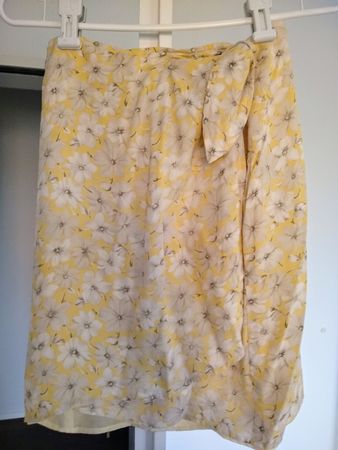 Skirt 100% silk US size 2 (XS,S)
