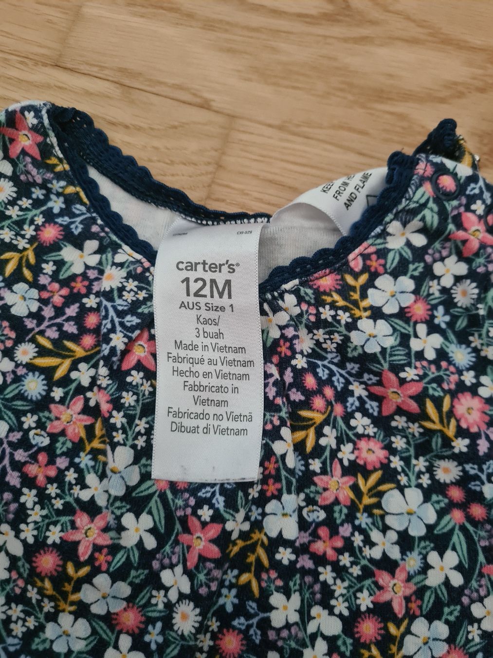 Carter's Maglioni & Felpe: Langarmshirt Carter's Blumenmuster Grösse 12M  – Usato da Horw venduto da Mirii91 2