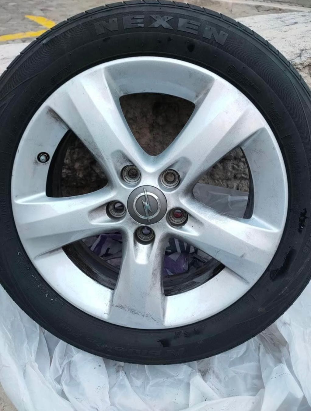 Opel Cerchioni: JEU DE 4 JANTES + PNEUS – Usato da Peseux venduto da Kevinnodrik96