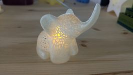 Deko Elefant mit LED Licht - kleines Teelicht