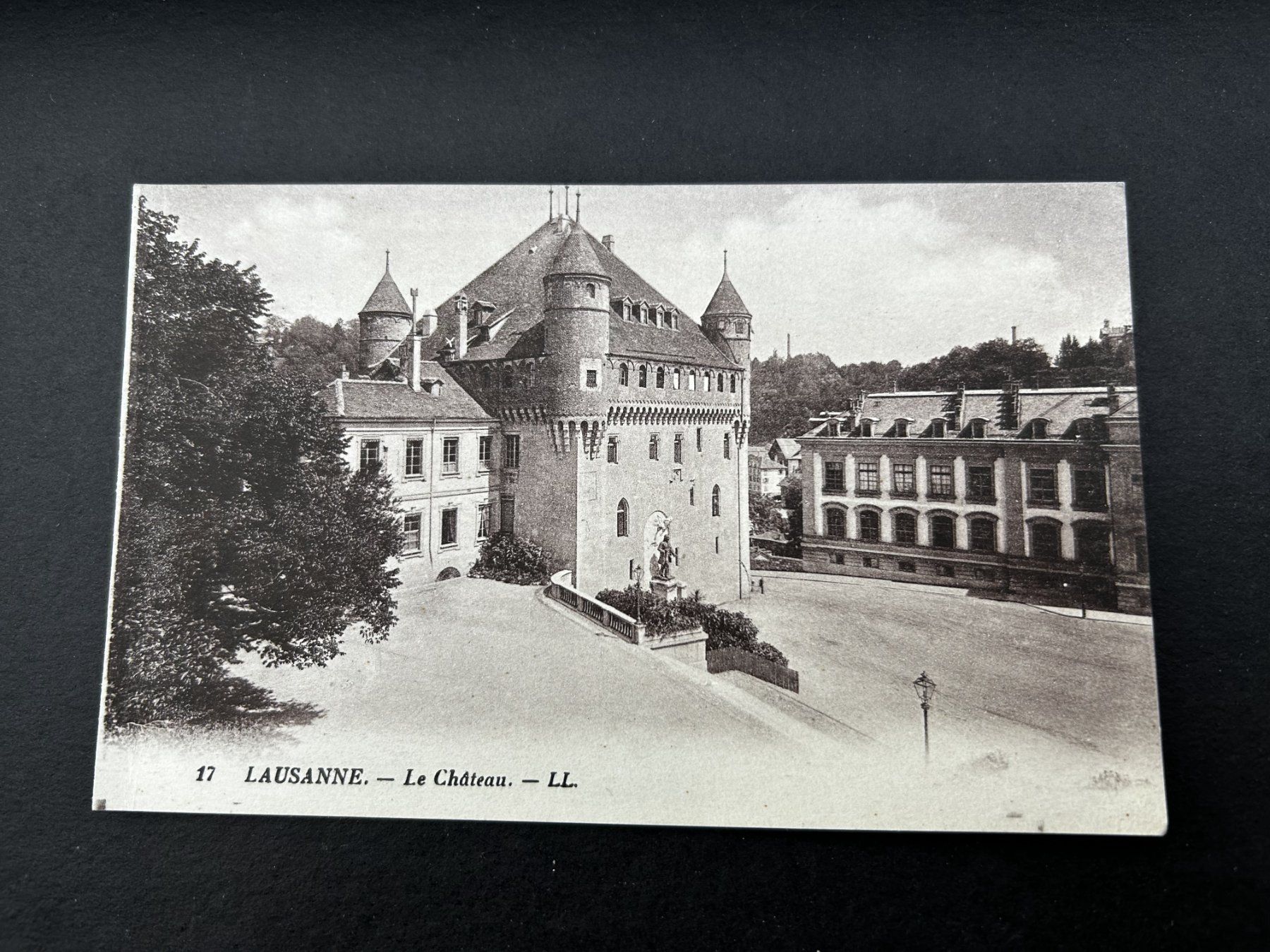 Ansichtskarten: Lausanne - Le Château, alt – Gebraucht aus Hefenhofen von Bierinder