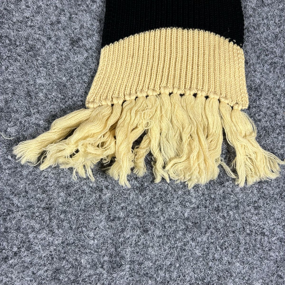 Foulards & écharpes: Scarf wool – Neuf (Voir description) à La Sagne NE par Matlasape 2