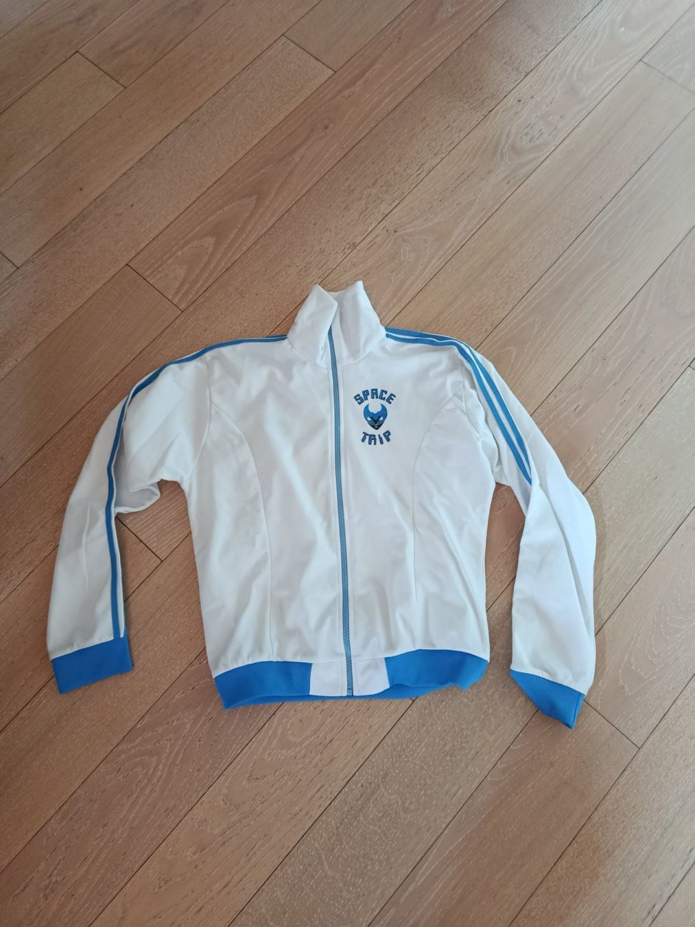 Jumpsuits: Felpa Space Trip bianca-azzurra rave – Gebraucht aus Purasca von eli_grf5