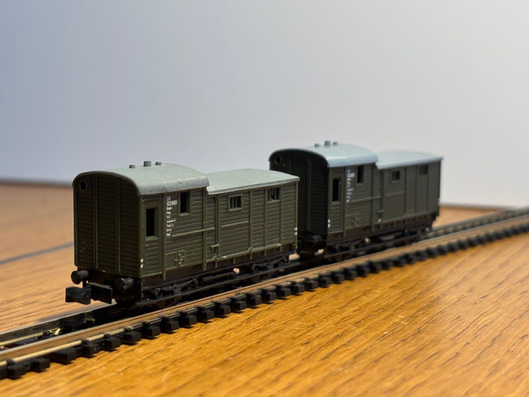 Modellini di ferrovie: *e892: 2 Oldtimer Güterwagen  (Spur N) – Usato da Birsfelden venduto da Birs_25 2