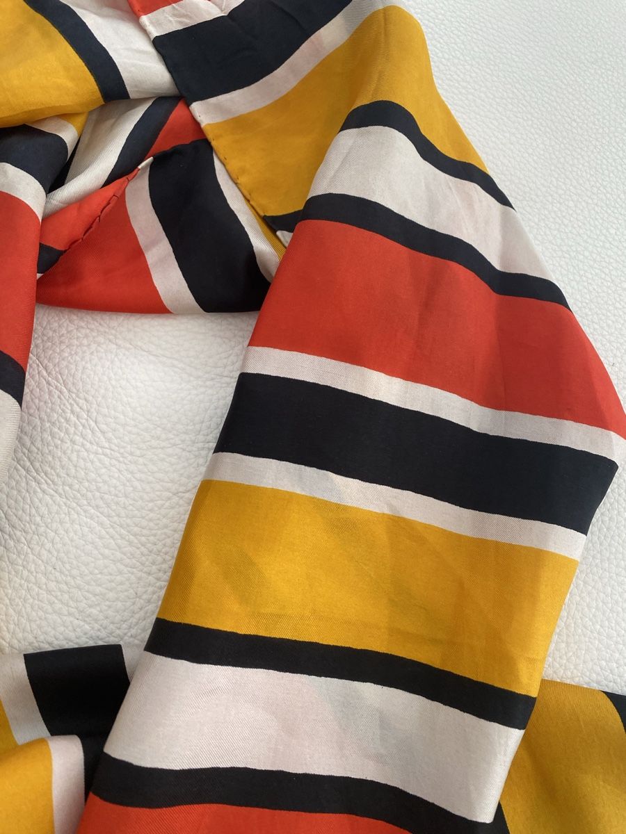 Foulard & Sciarpe: Seiden Schal 🌸 – Usato da Opfikon venduto da Luis144 1