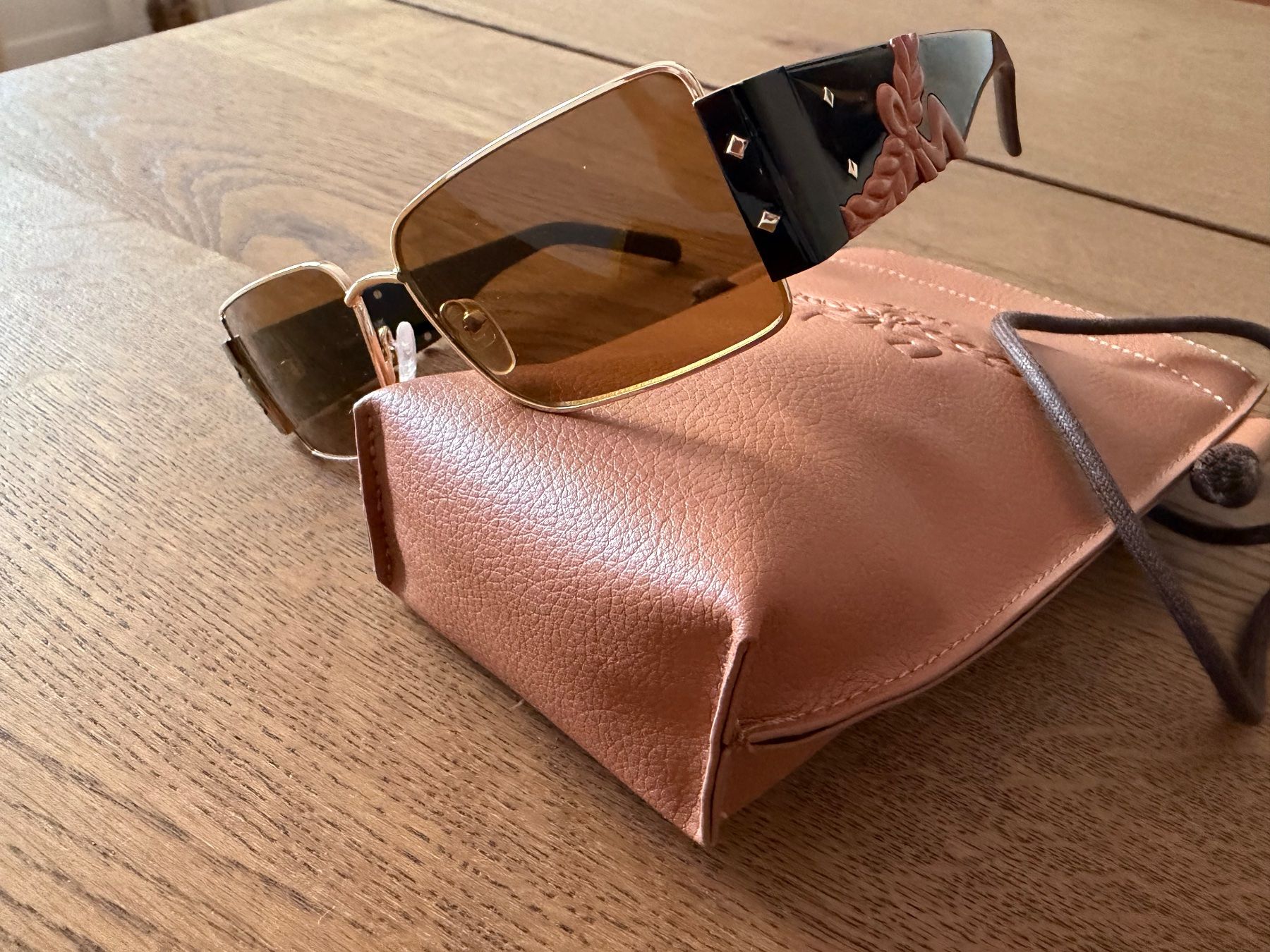Mcm Cover & Protezioni schermo: MCM Sonnenbrille – Nuovo (secondo la descrizione) da Zürich venduto da han_pz5r 2