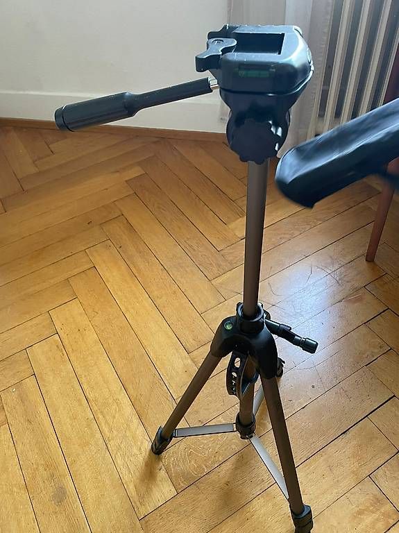 Trépieds & Accessoires: Hama "Star 62" Stativ – D'occasion à Zürich par ruc_lv9v
