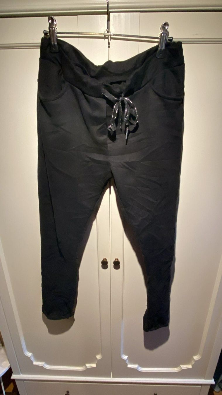 Pantalons: DAMENHOSE SAMTSTOFF,BLACK – Neuf (Voir description) à Meienried par ManuelaBoutique