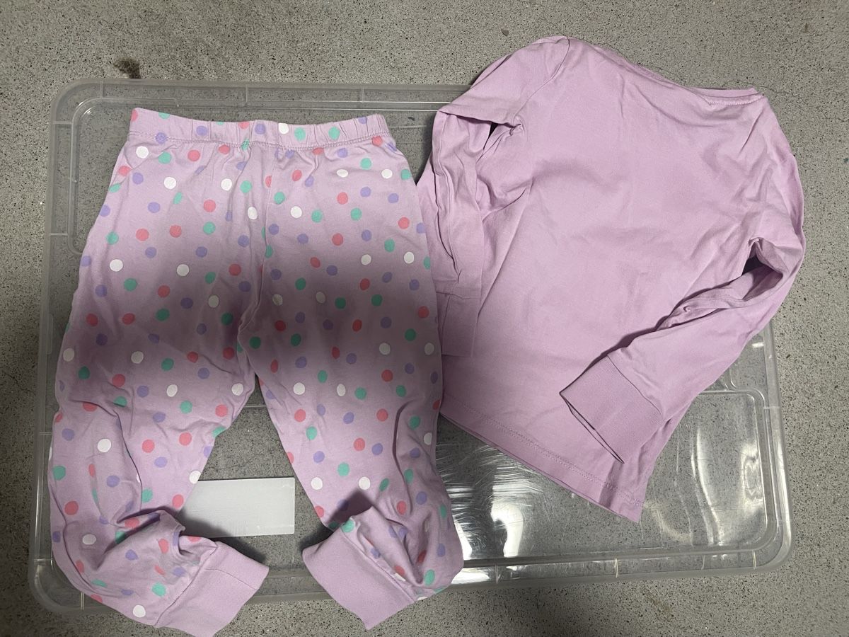 C&A Pigiama & Simili: C&A Pyjama, Gr. 92, Lila mit Pünktchen – Usato da Suhr venduto da RIE83 1