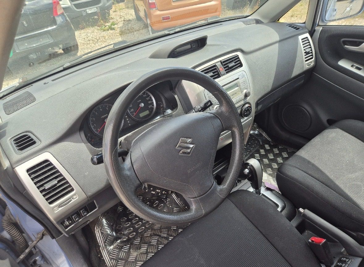 Autos: SUZUKI LIANA – D'occasion à Unterkulm par UsefulGoodsHub 8