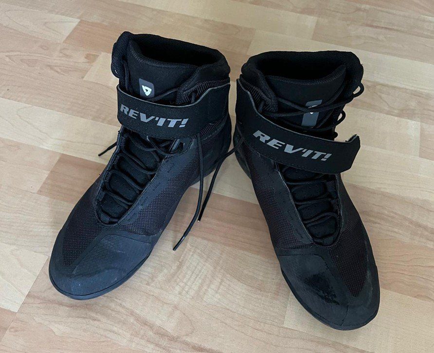 Scarpe da uomo: Motorradschuhe Rev'it! Grösse 40 – Usato da Zuchwil venduto da lena14