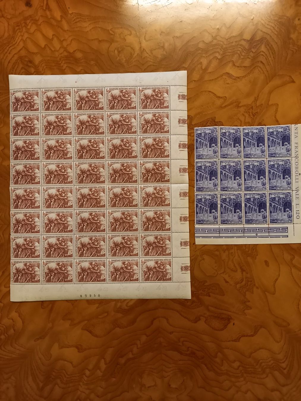 Alle Briefmarken: 2 feuilles de timbres du Vatican – Gebraucht aus Lausanne von leneko