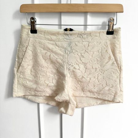 PULL & BEAR Short Beige Dentelle - Taille S