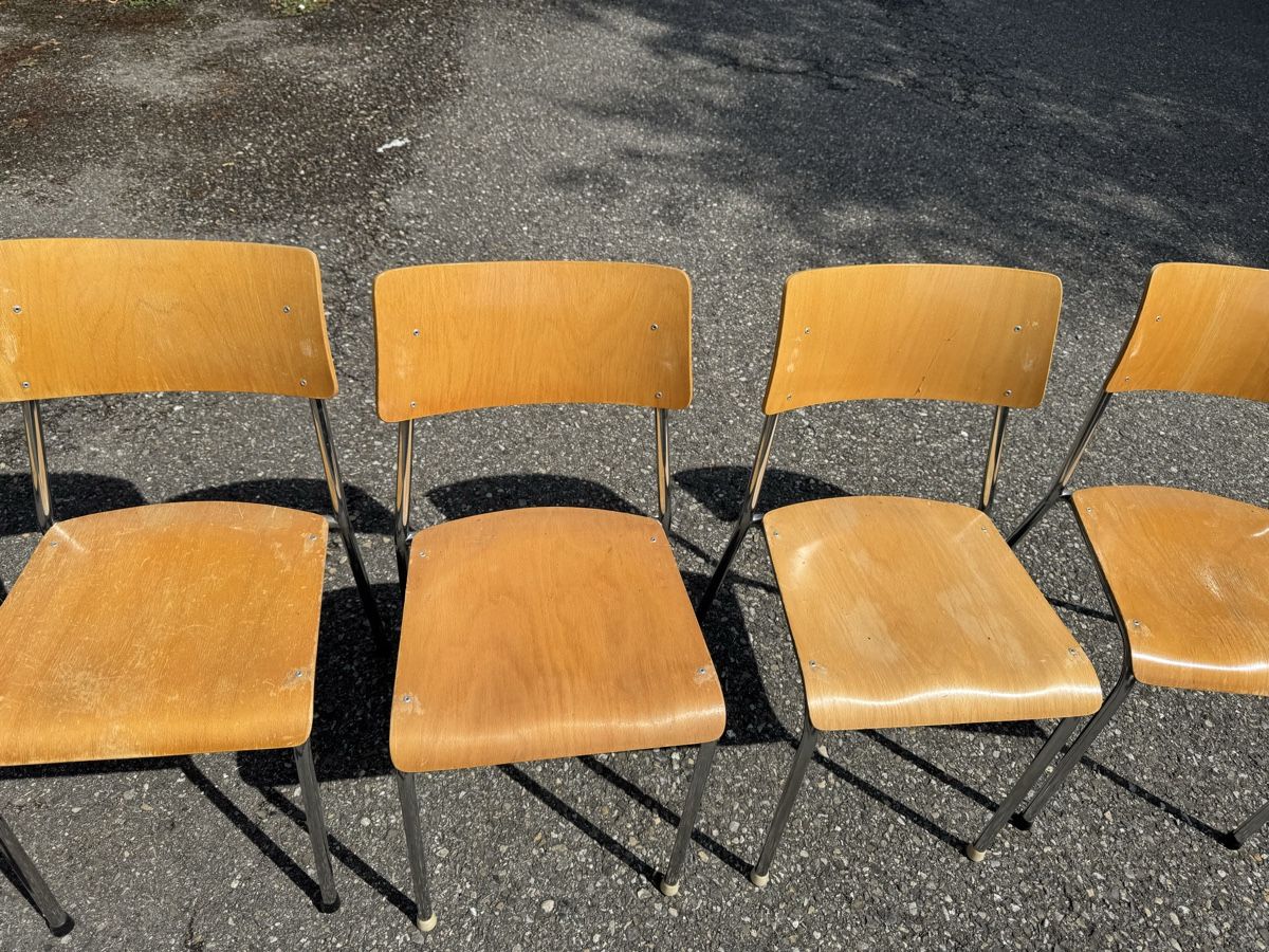 Stühle: 5 Vintage Stühle ab 1.-  – Gebraucht aus Grenchen von Design-Outlet 2