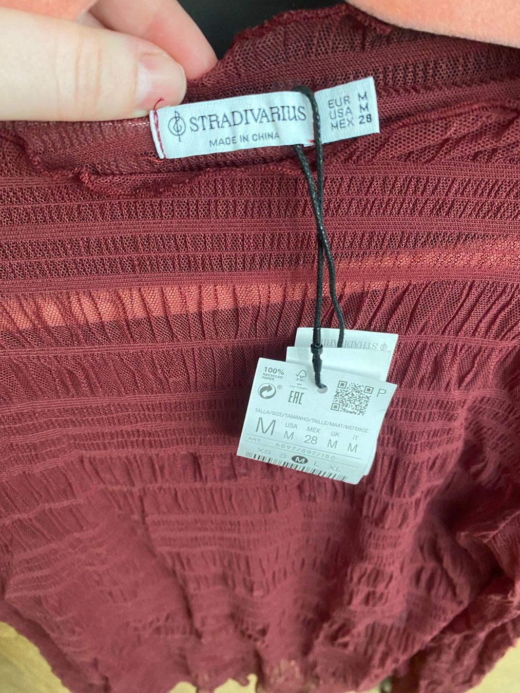 Top: Haut Stradivarius Bordeaux taille M Neuf – Nuovo e nell'imballaggio originale da Sion venduto da pur_m89d 1