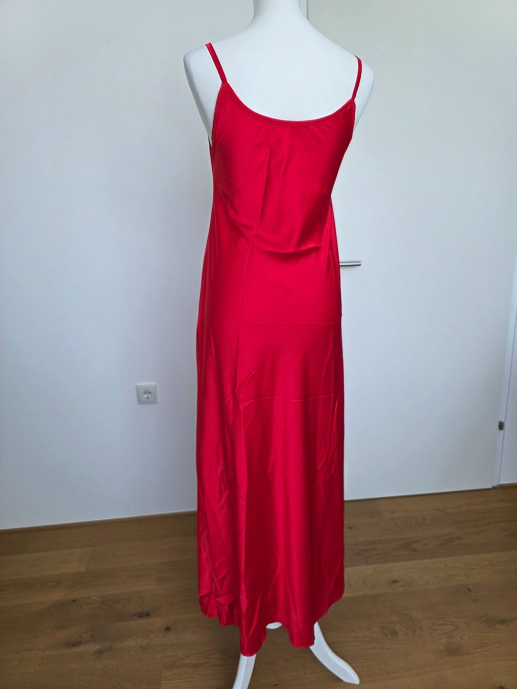 Vestiti: Kleid rot lang – Usato da Altstätten SG venduto da Calendula-7 1