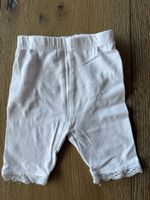 Weisse, kurze Leggins in Grösse 68