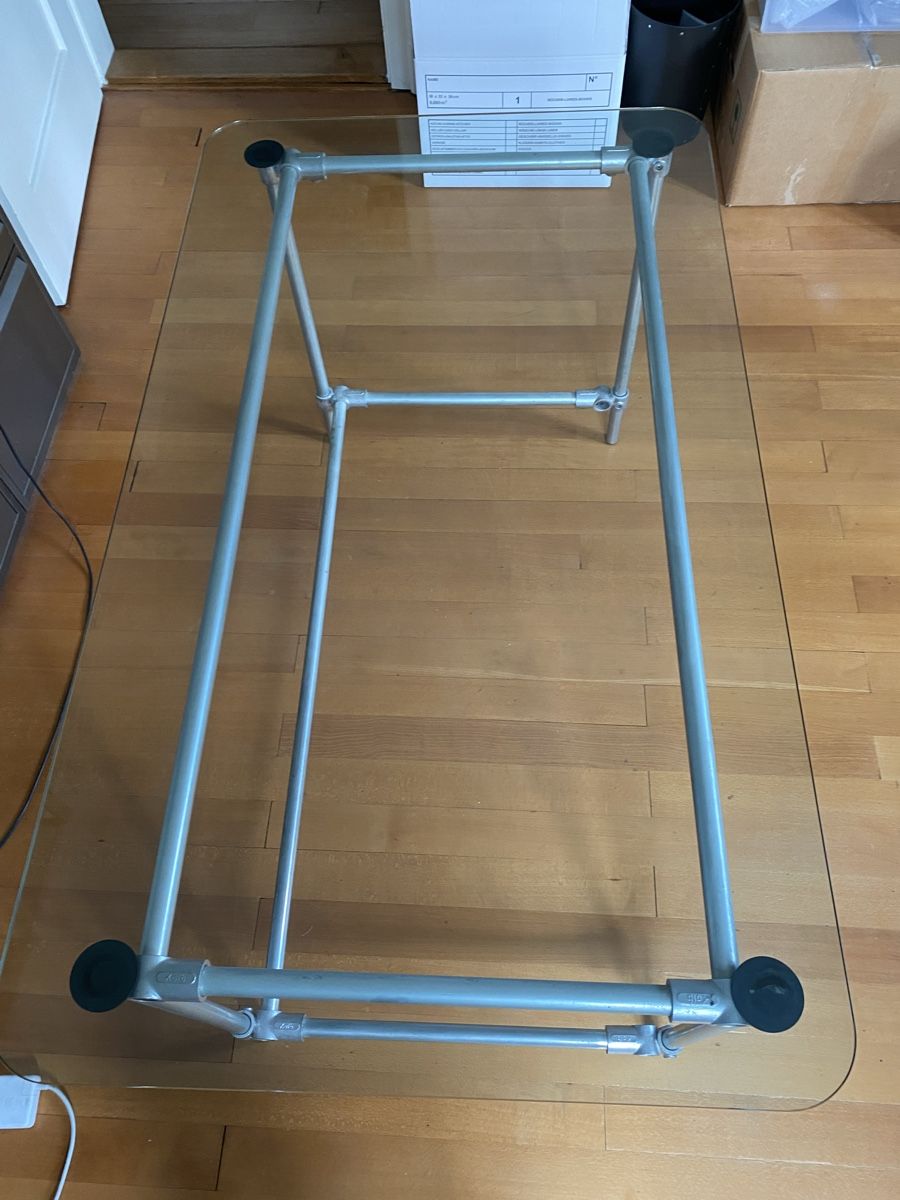 Tische: Moderner Glastisch mit Metallgestell, Top Zustand! – Gebraucht aus Baden von namensalat07 3