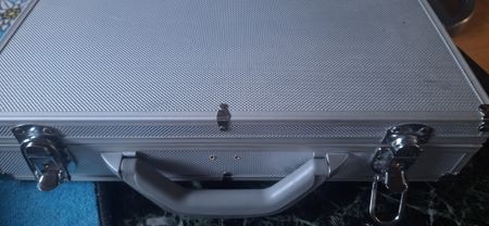 Aluminium münzen Koffer mit  Fächern inkl. 2 Schlüsseln