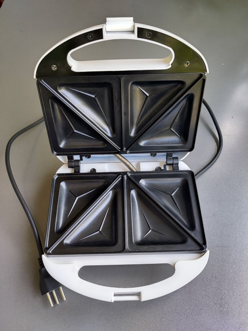 Cucine complete: Sandwich Toaster Rotel – Usato da Basel venduto da Len_z66c 1