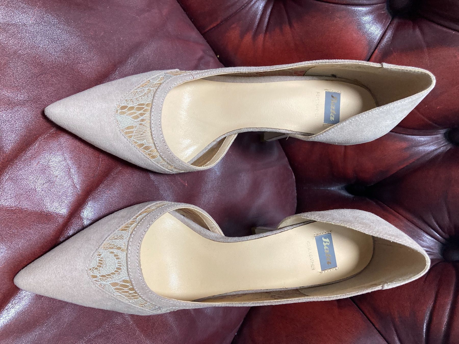 Scarpe da donna: Schöne Pumps in nude mit Spitzendetails – Nuovo (secondo la descrizione) da Uster venduto da Kalici1 2